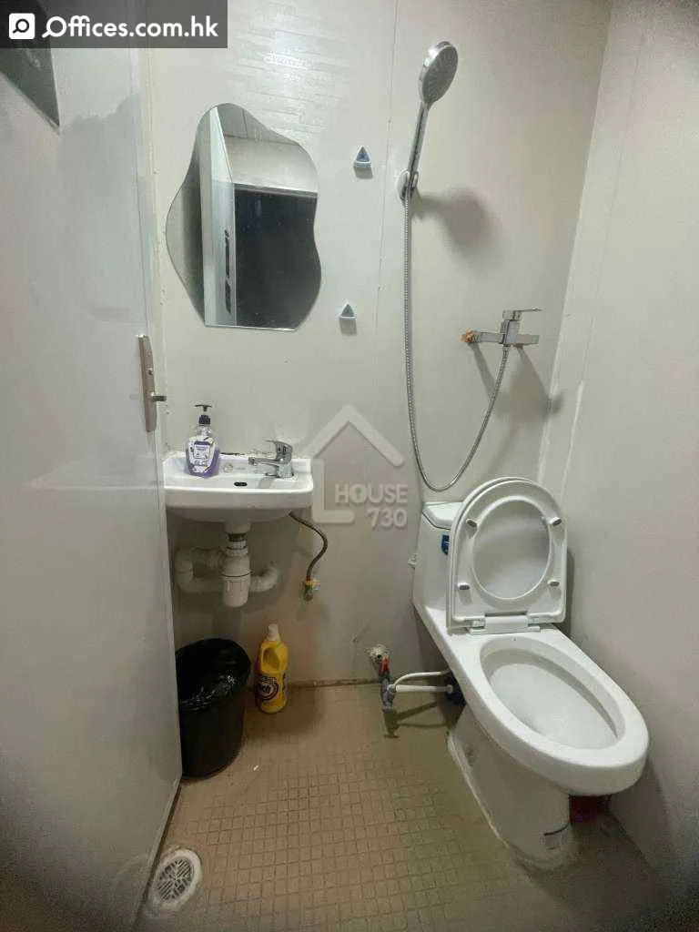 16-18 Hing Yip Street